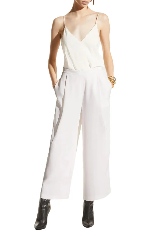 Epic Deals Sander Cropped Pant In White Sand