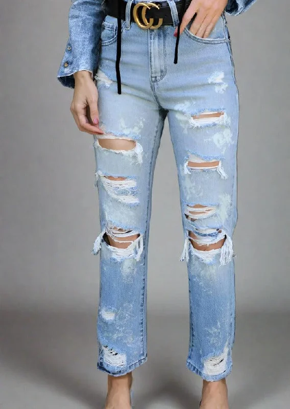 Bargain Bin Distressed Straight Jeans with Pockets